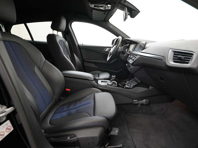 BMW 118 1 Serie 118i M Sport Shadow | Trekhaak | Apple Car — photo 3