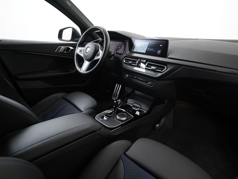 BMW 118 1 Serie 118i M Sport Shadow | Trekhaak | Apple Car — photo 2