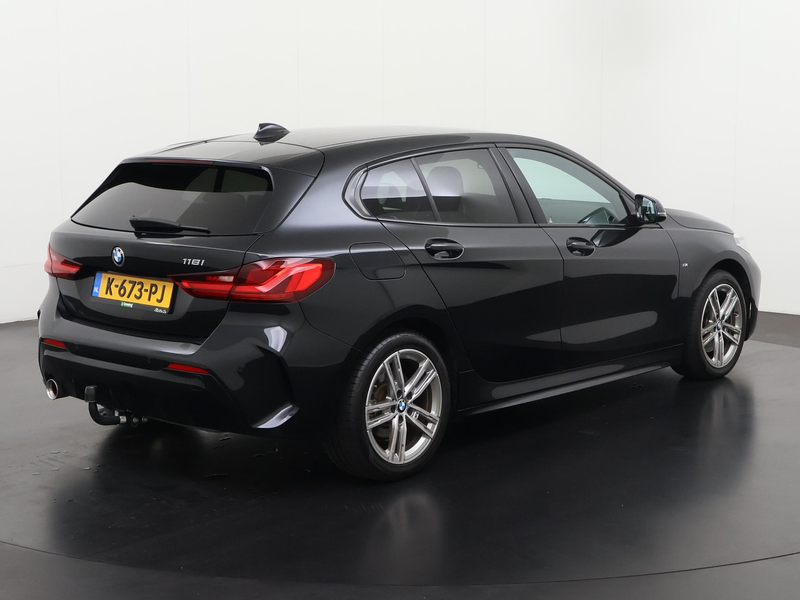 BMW 118 1 Serie 118i M Sport Shadow | Trekhaak | Apple Car — photo 4