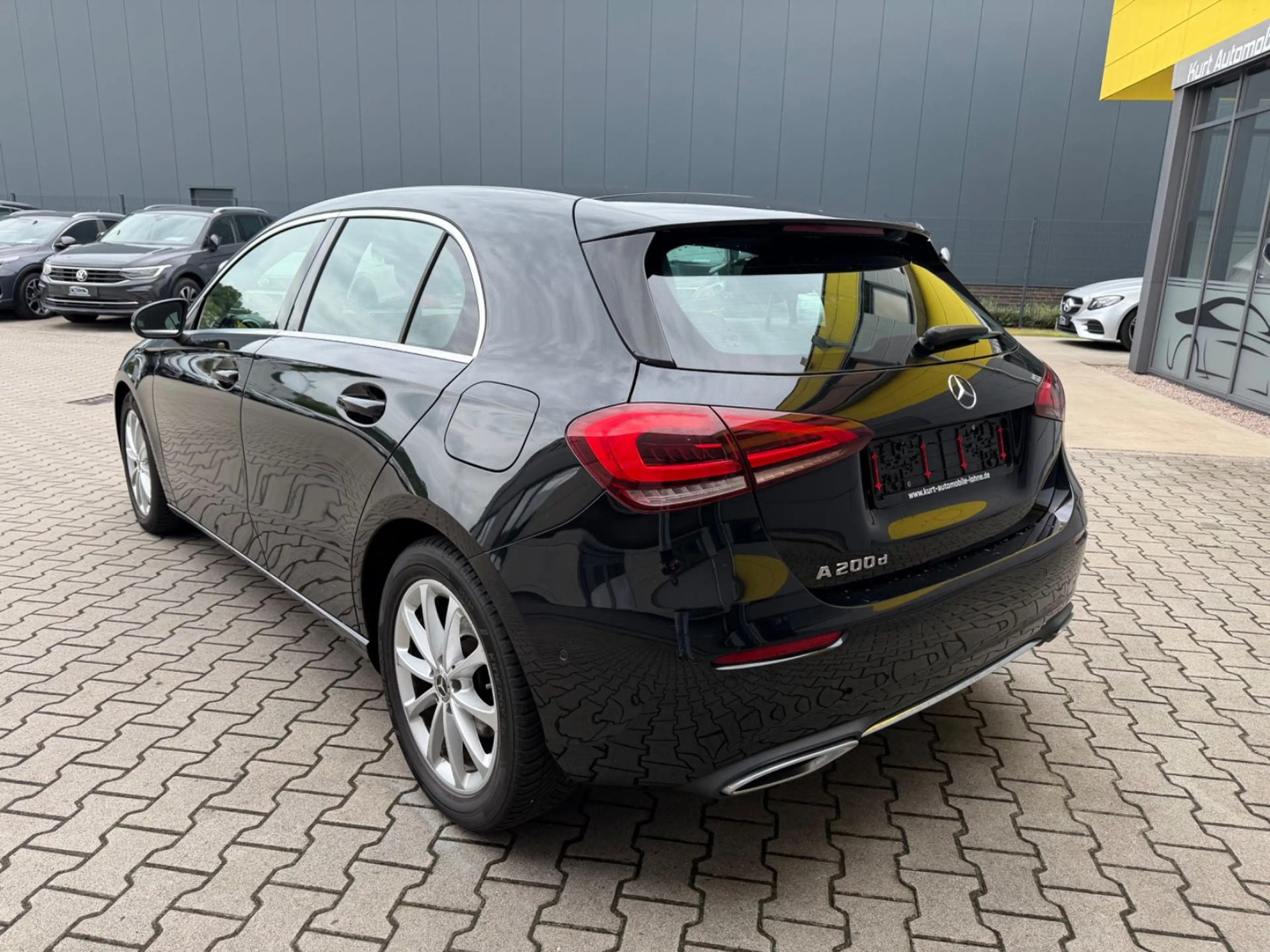 Mercedes-Benz A 200 d/AUTOMATIK/NAVI/CARPLAY/TEMPOMAT/TOUCH — photo 4