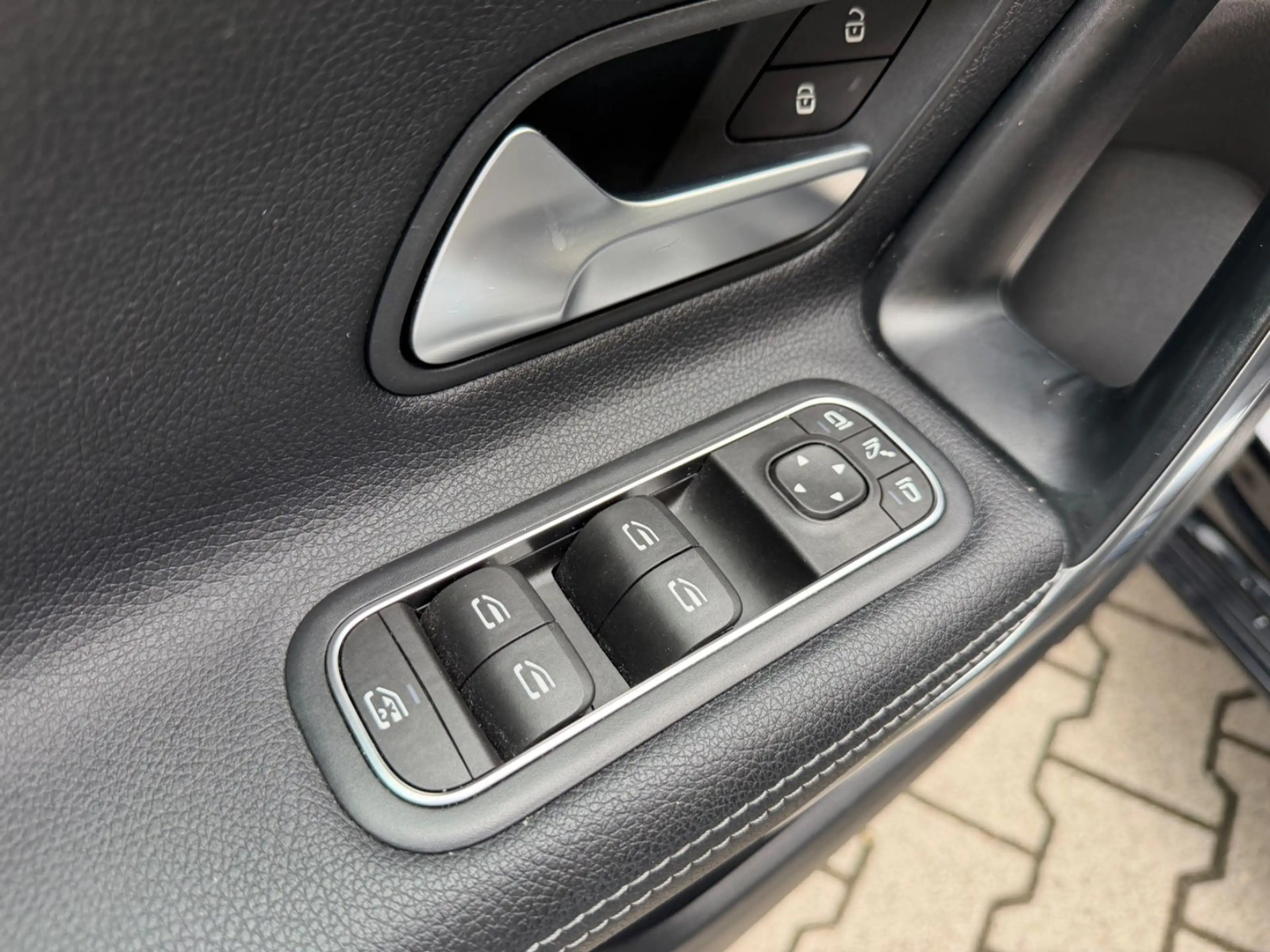 Mercedes-Benz A 200 d/AUTOMATIK/NAVI/CARPLAY/TEMPOMAT/TOUCH — photo 10