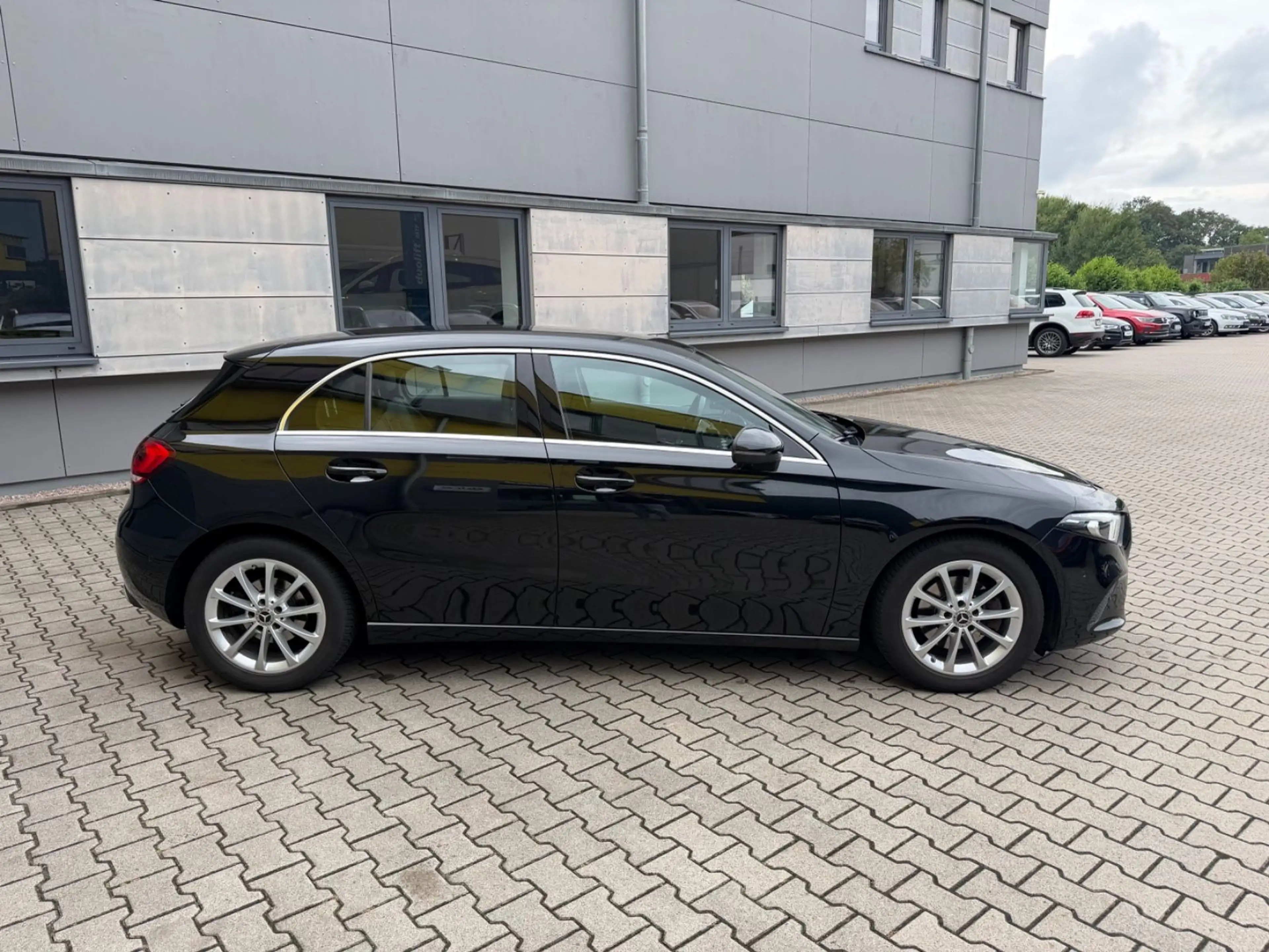 Mercedes-Benz A 200 d/AUTOMATIK/NAVI/CARPLAY/TEMPOMAT/TOUCH — photo 7