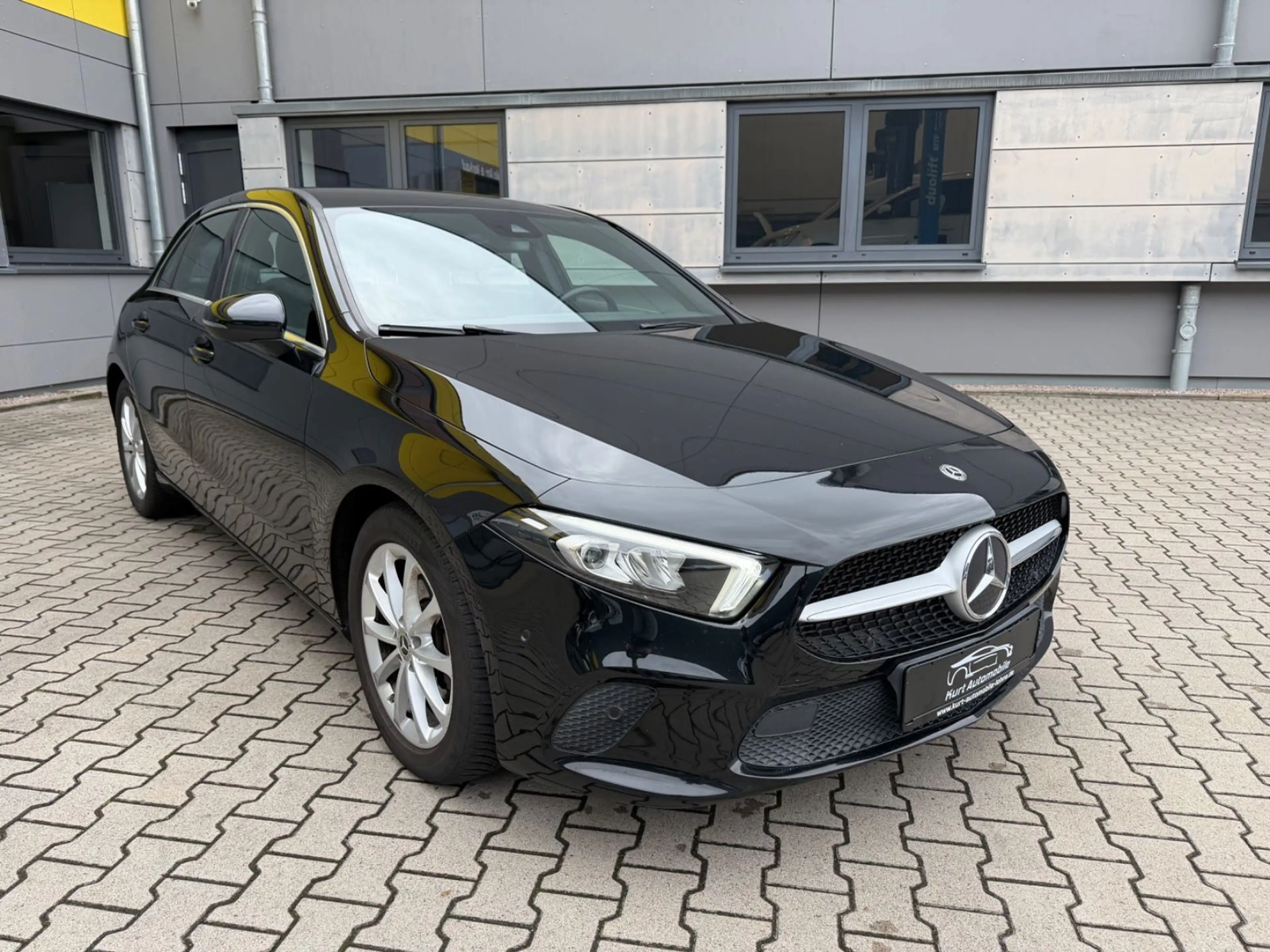 Mercedes-Benz A 200 d/AUTOMATIK/NAVI/CARPLAY/TEMPOMAT/TOUCH — photo 8