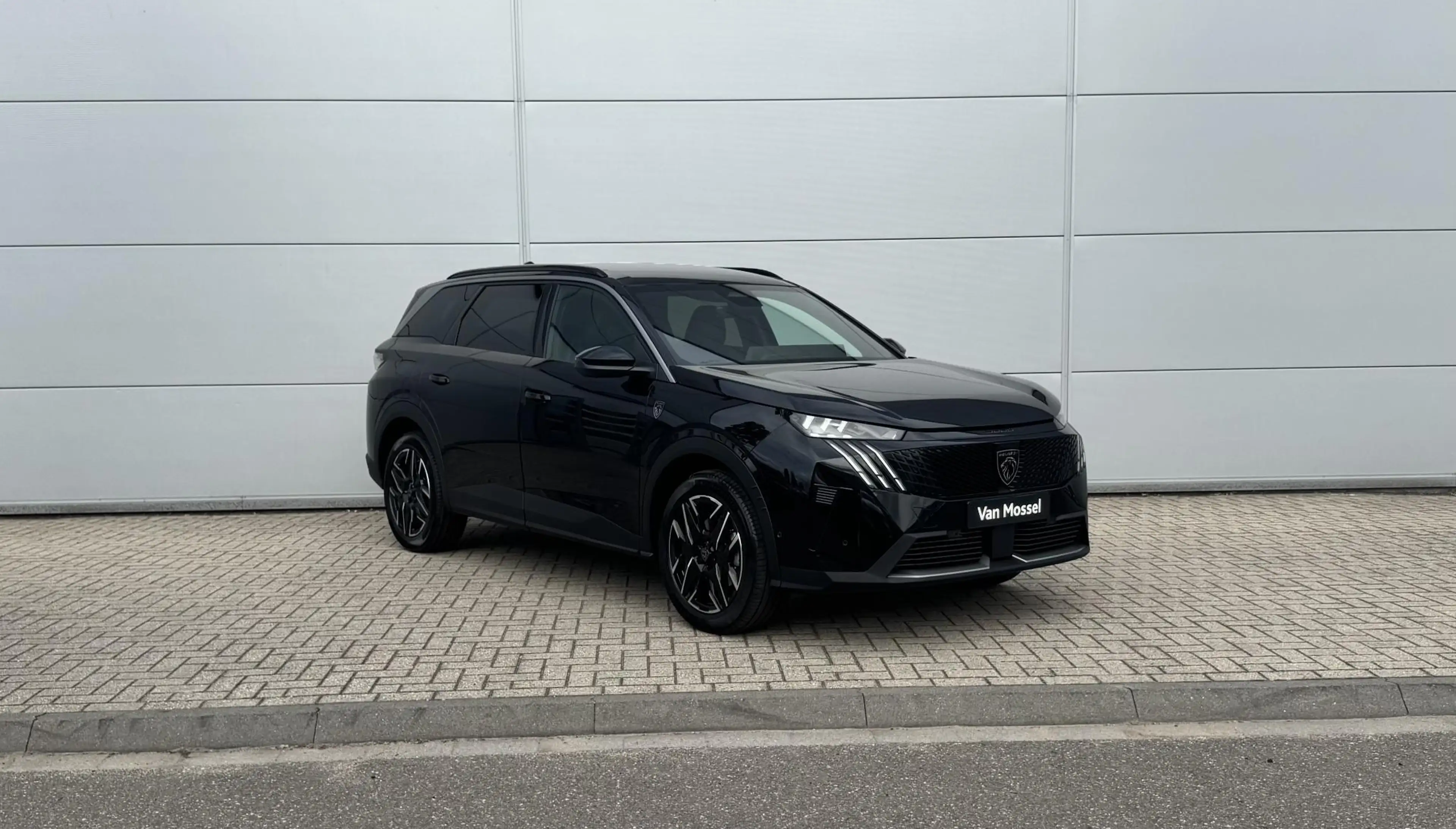 Peugeot 5008 1.2 Hybrid 145 GT 7p — photo 6