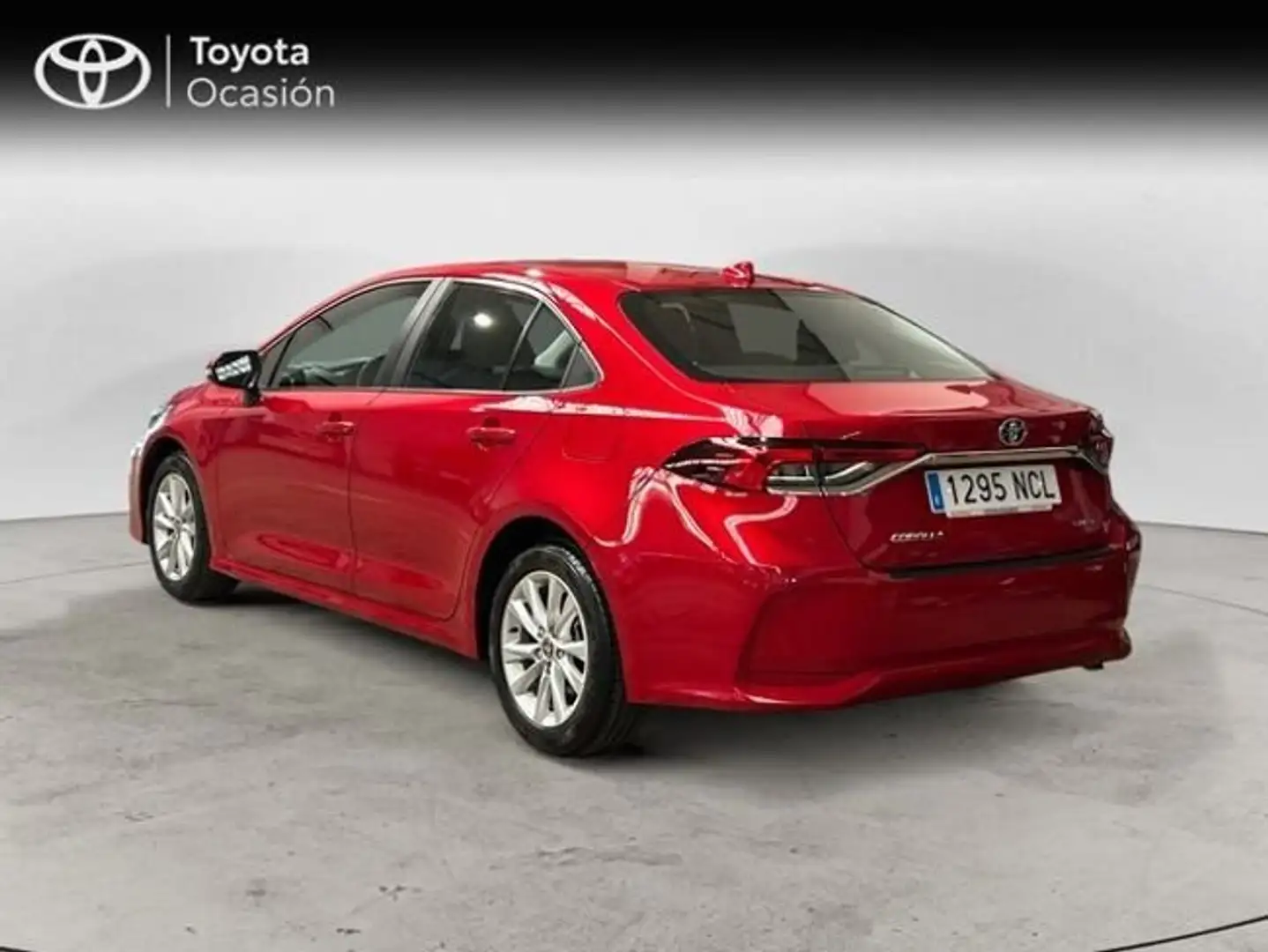 Toyota Corolla Sedán 140H Eco Rojo - 2