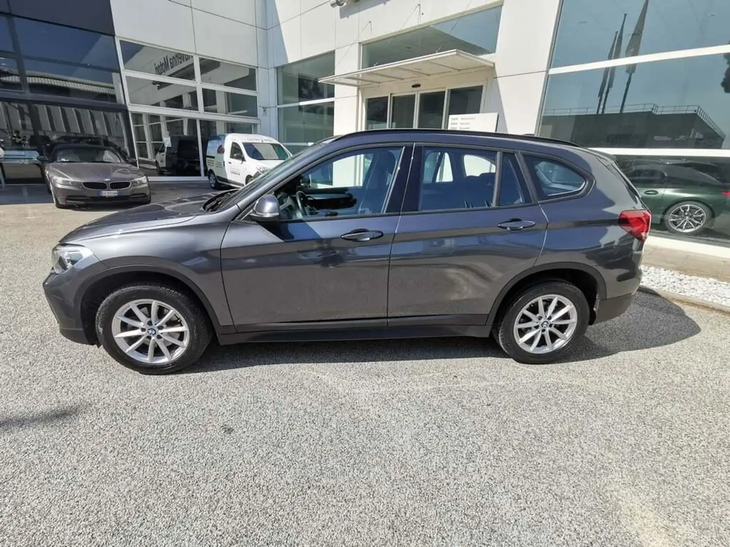 BMW X1 sdrive18d Business Advantage auto Gris - 2