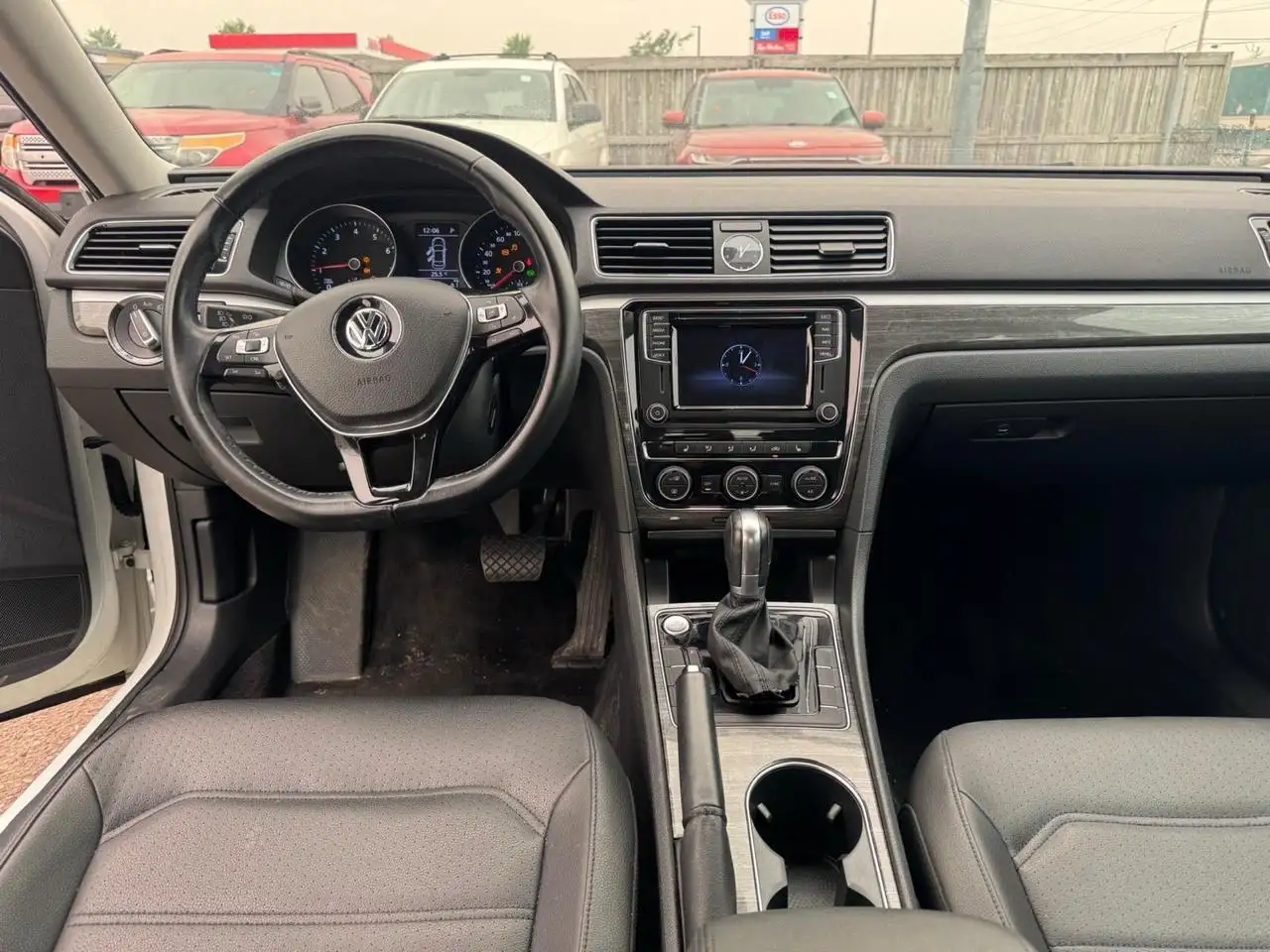Volkswagen Passat снимка Volkswagen Passat