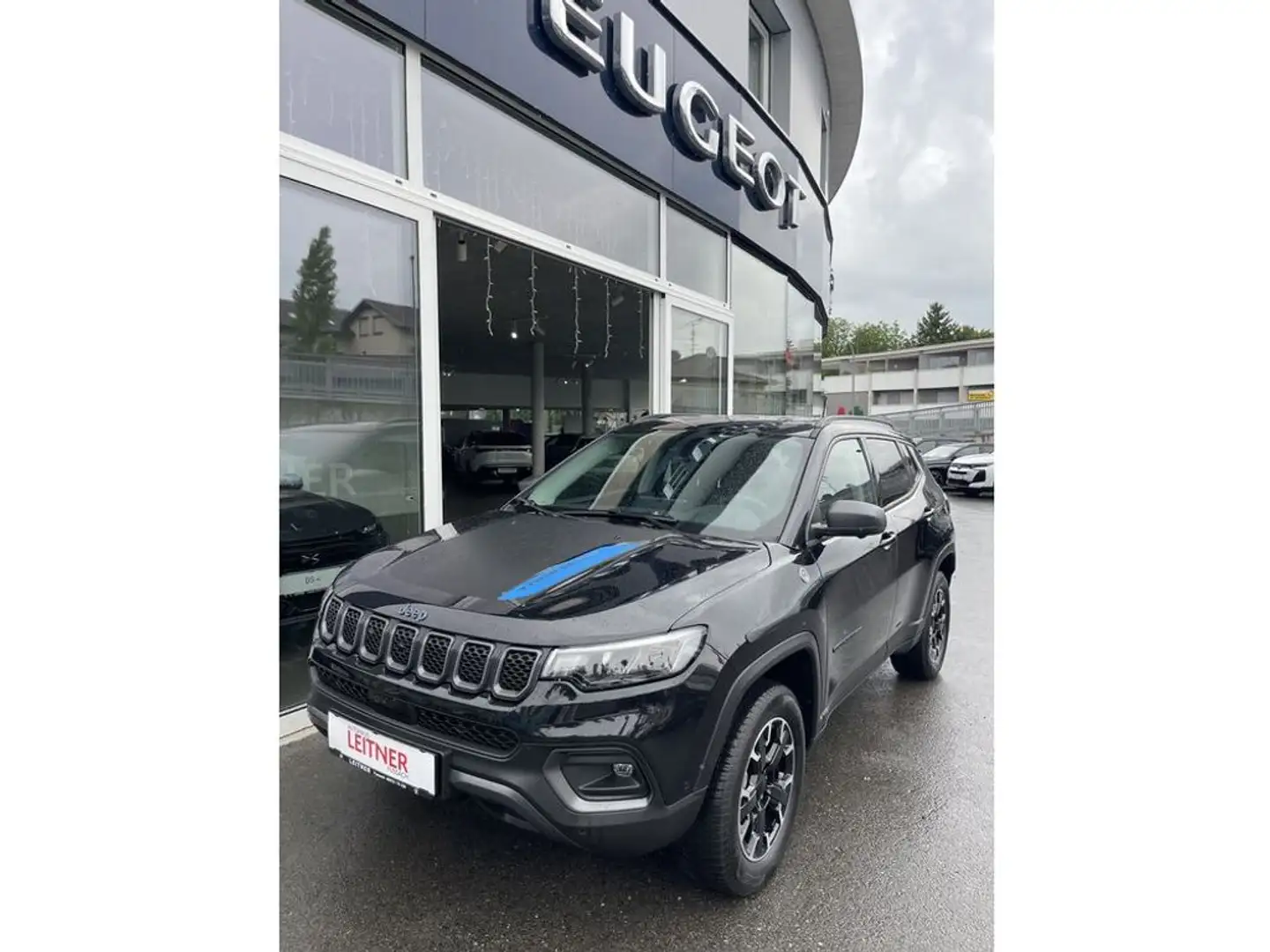 Jeep Compass Trailhawk Plug-In Hybrid 4xe- ALLRAD Schwarz - 1