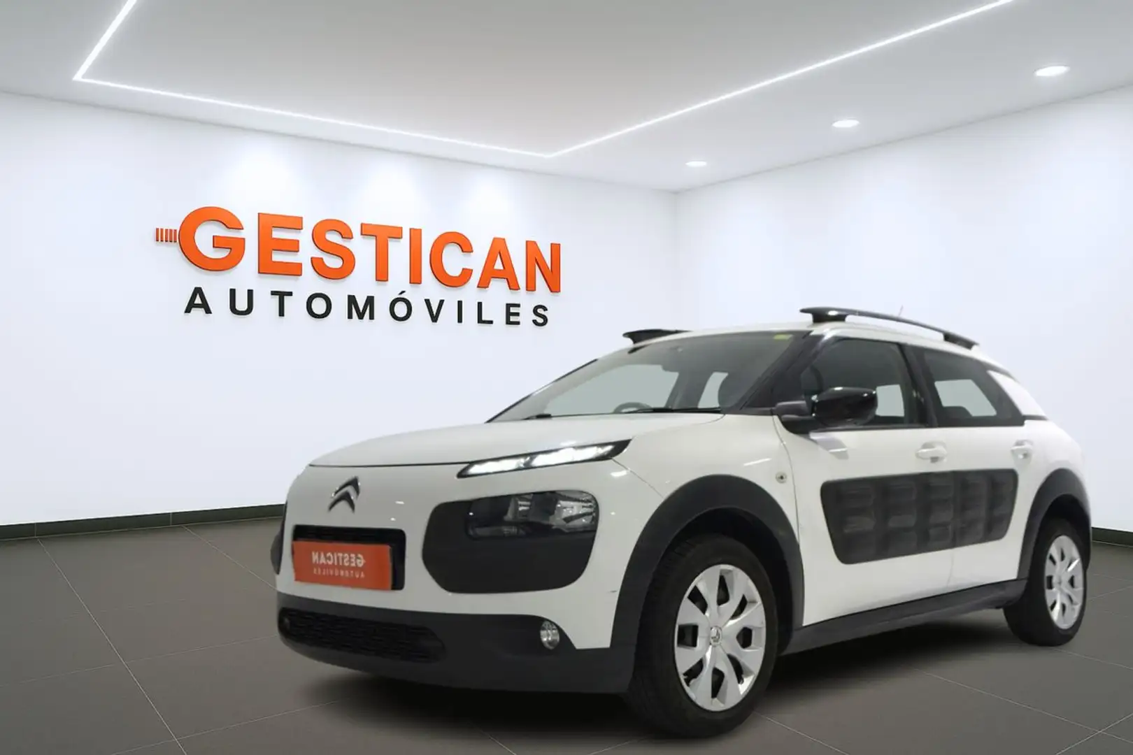 Citroen C4 Cactus 1.2 PureTech Feel 82 Blanc - 1