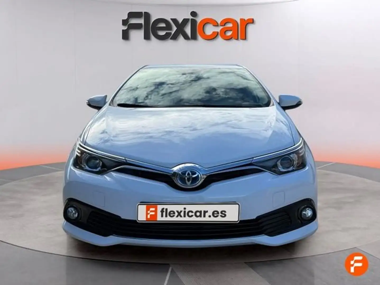 Toyota Auris hybrid 140H Active Blanco - 2