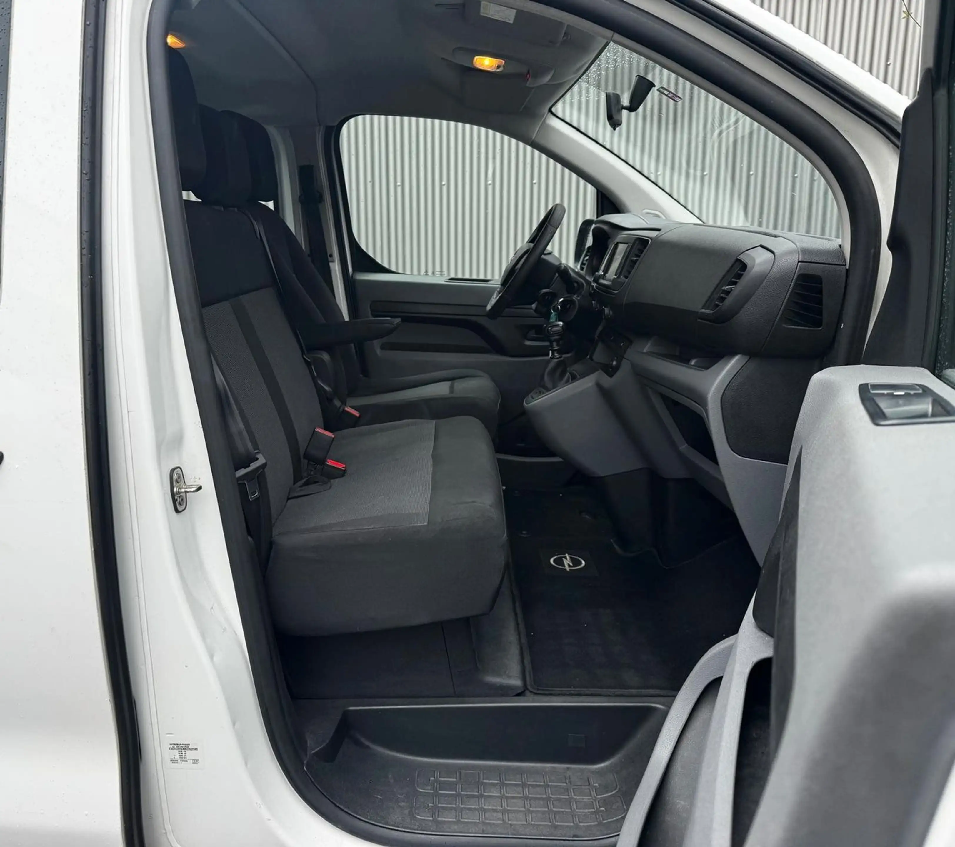 Opel Vivaro Kombi L3 Tempomat 1.Hand — photo 14