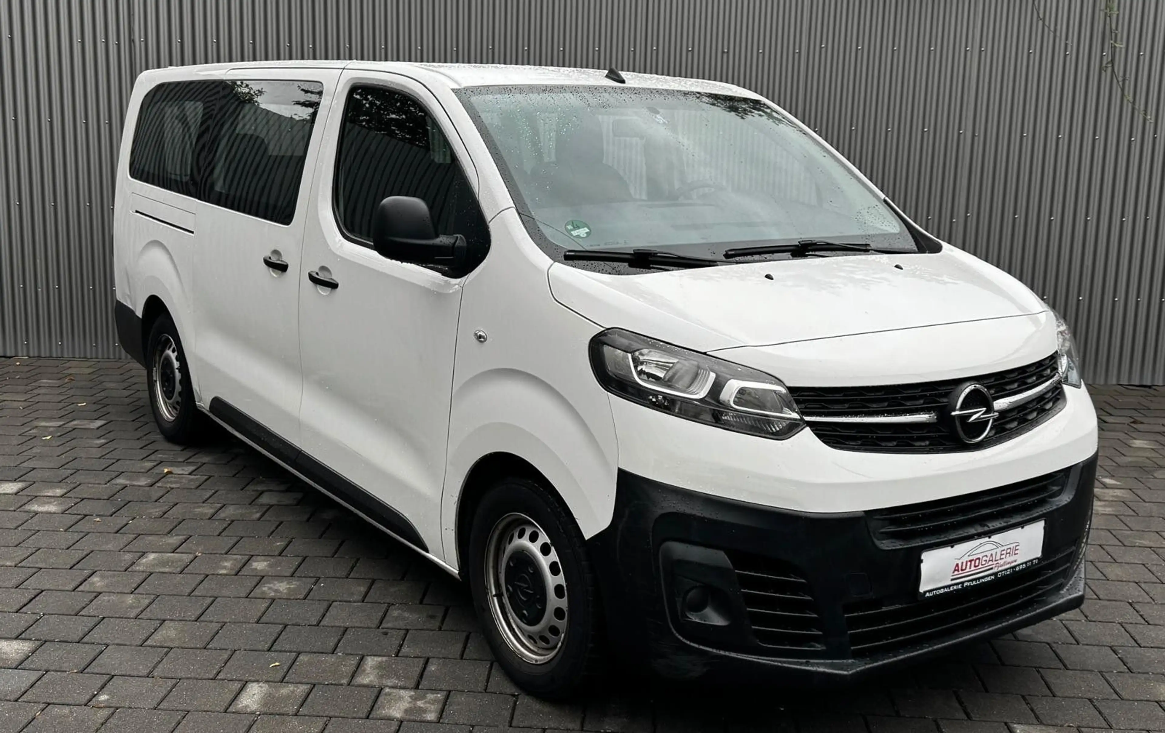 Opel Vivaro Kombi L3 Tempomat 1.Hand — photo 3