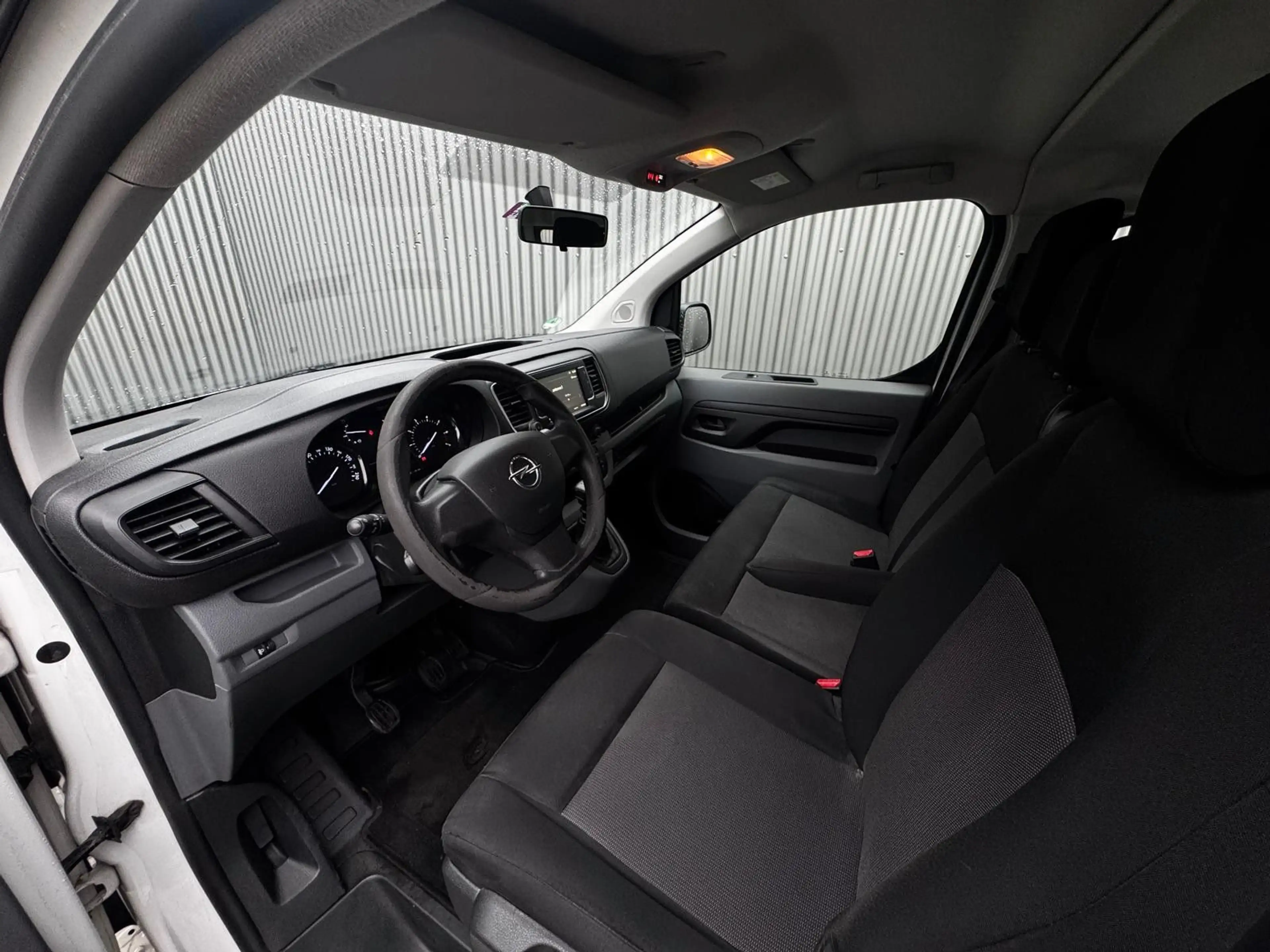 Opel Vivaro Kombi L3 Tempomat 1.Hand — photo 10