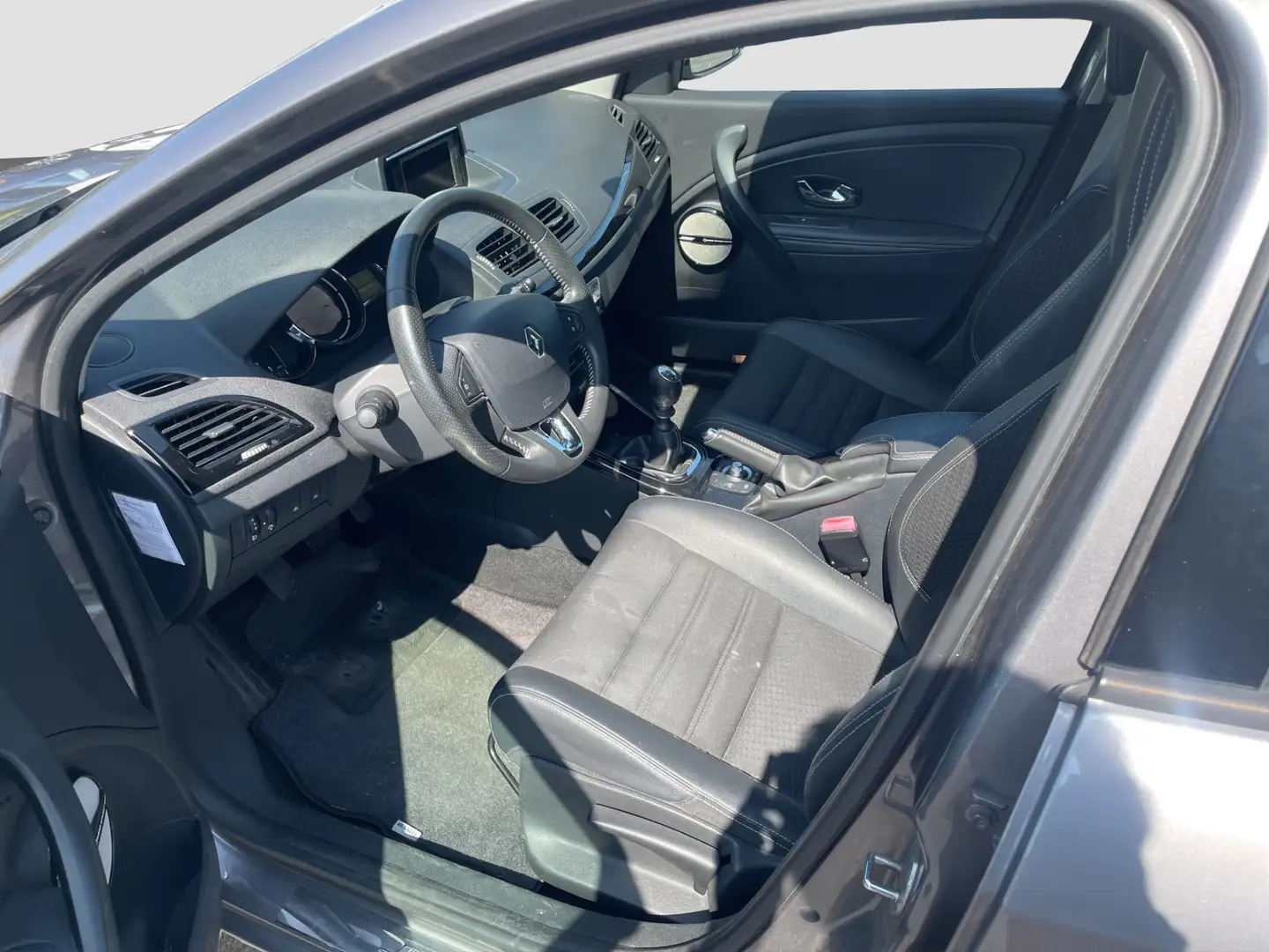 Renault Megane 1.2 TCe Bose Navi | Keyless | Climate | Cruise | P Gris - 2