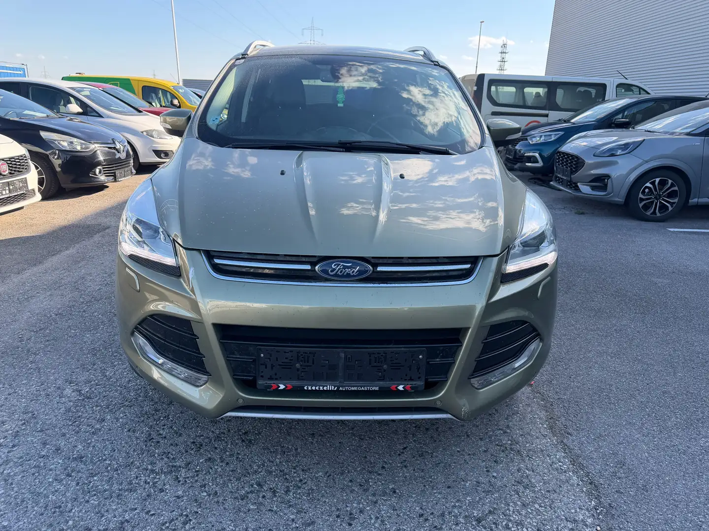 Ford Kuga 2.0 TDCi Titanium AWD Aut. Grün - 2