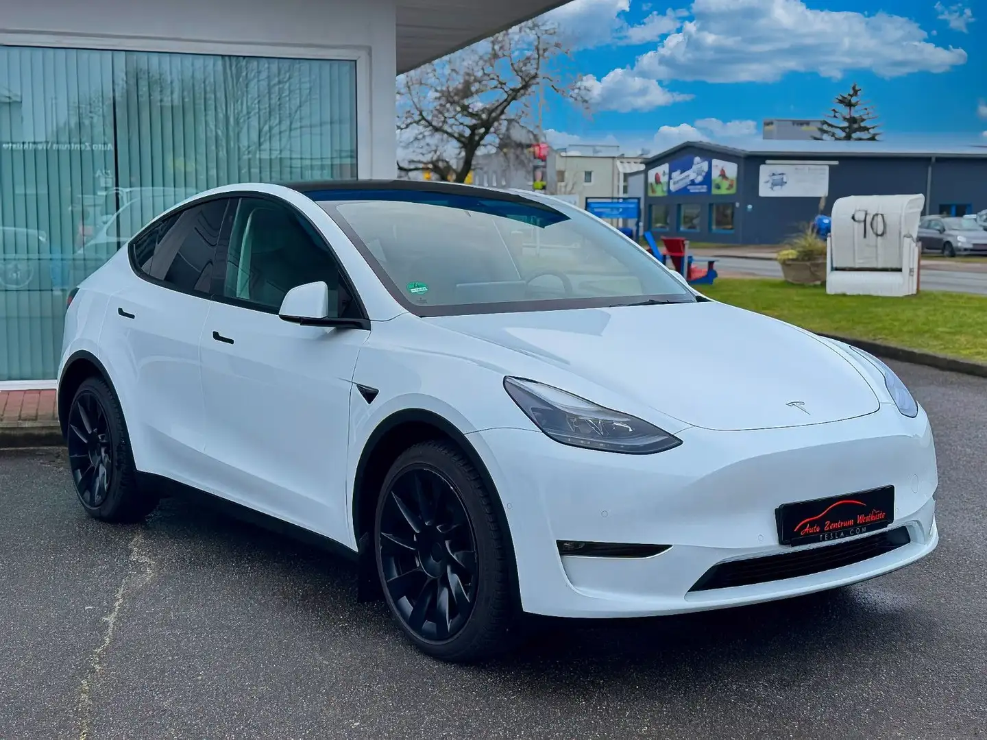 Tesla Model Y Long Range Dual AWD 20Zoll  Wärmepumpe Weiß - 1