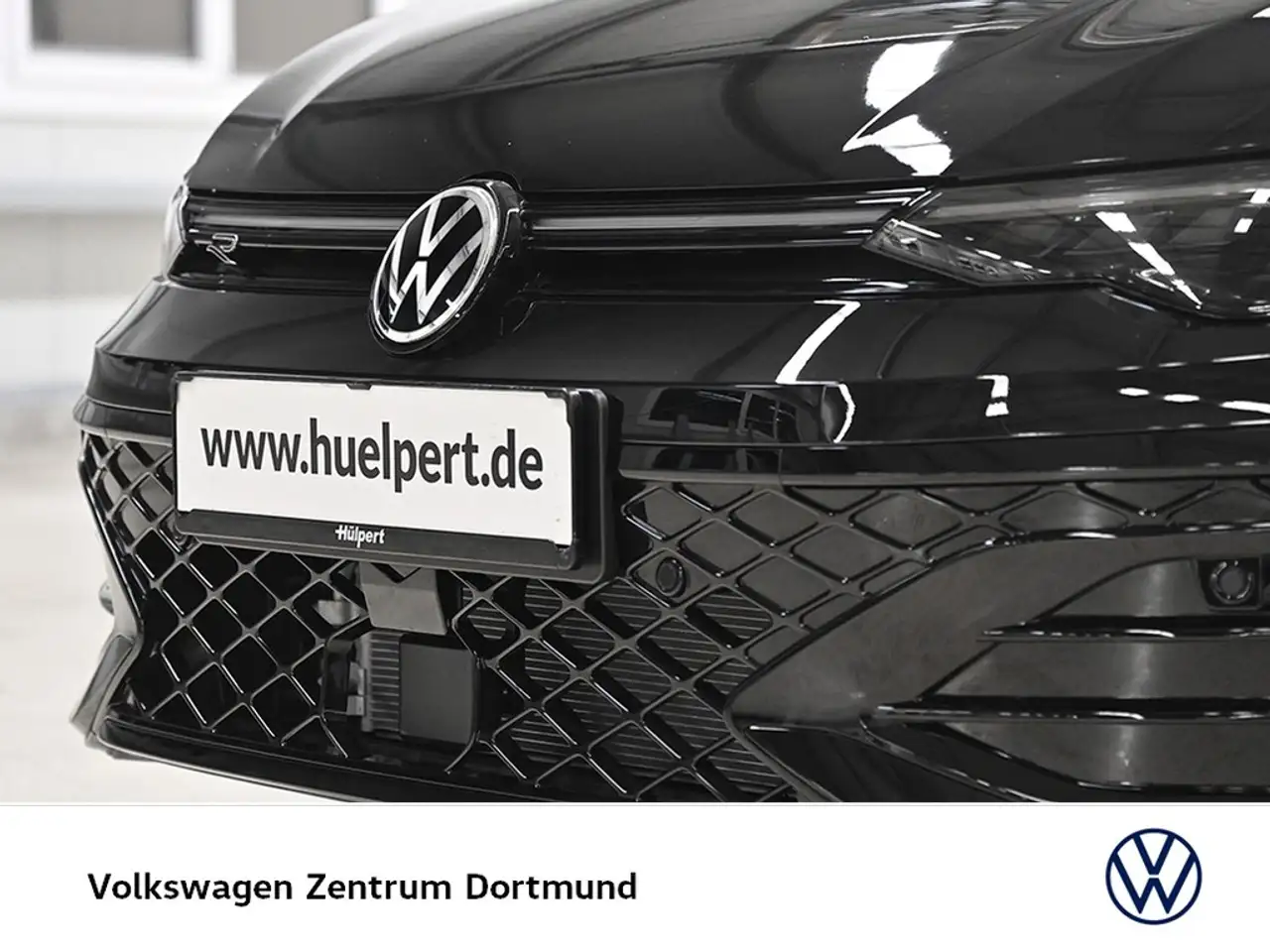 Volkswagen Golf VIII 1.5 eTSI R-LINE BLACK STYLE CAM LM18 6