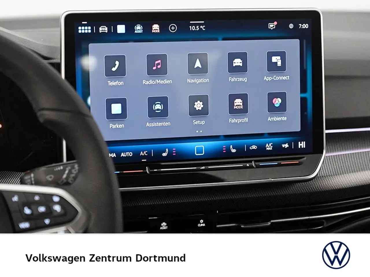 Volkswagen Golf VIII 1.5 eTSI R-LINE BLACK STYLE CAM LM18 14