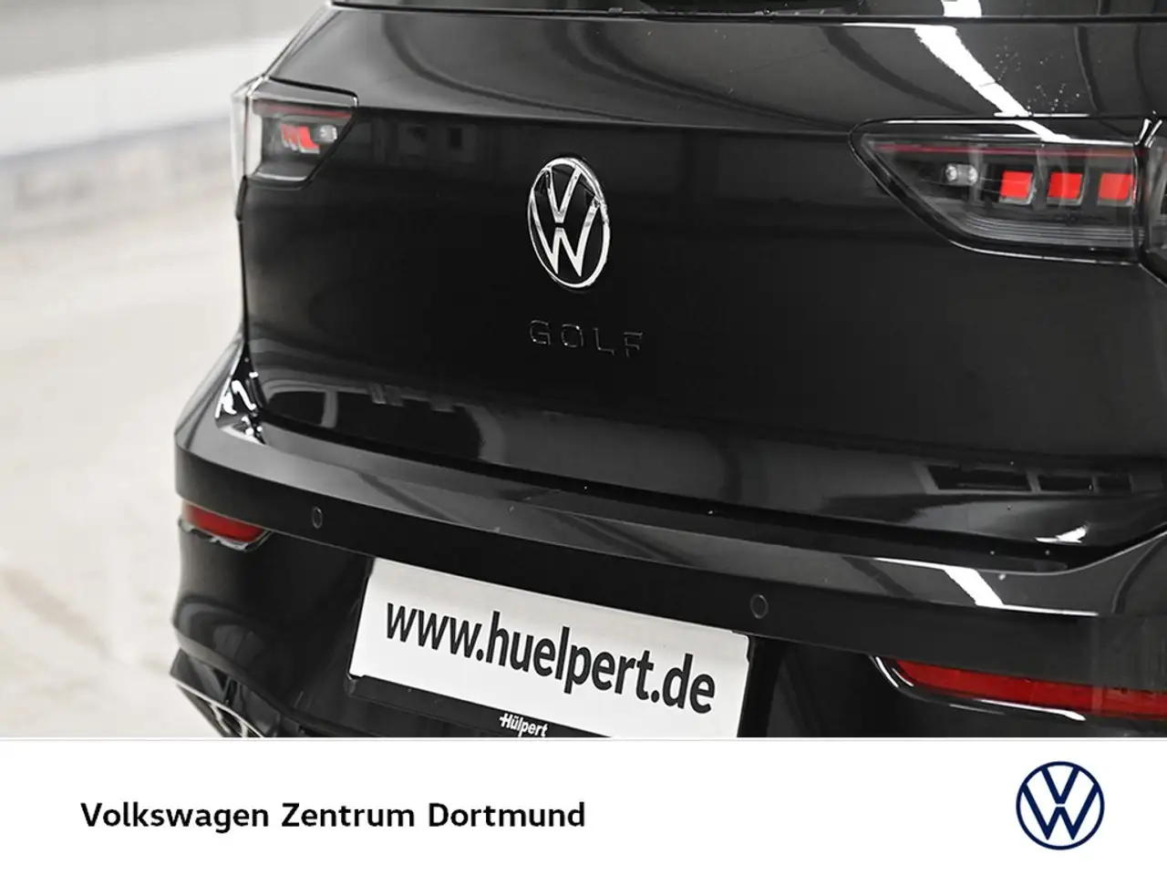 Volkswagen Golf VIII 1.5 eTSI R-LINE BLACK STYLE CAM LM18 7