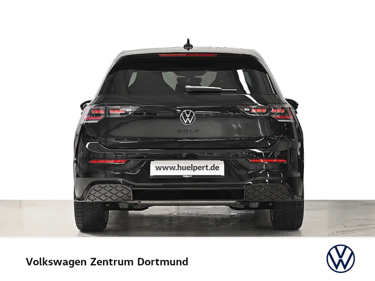 Volkswagen Golf VIII 1.5 eTSI R-LINE BLACK STYLE CAM LM18 4