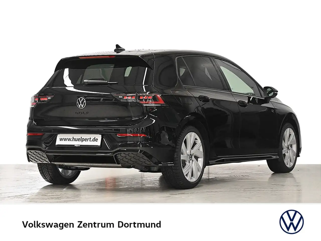 Volkswagen Golf VIII 1.5 eTSI R-LINE BLACK STYLE CAM LM18 2