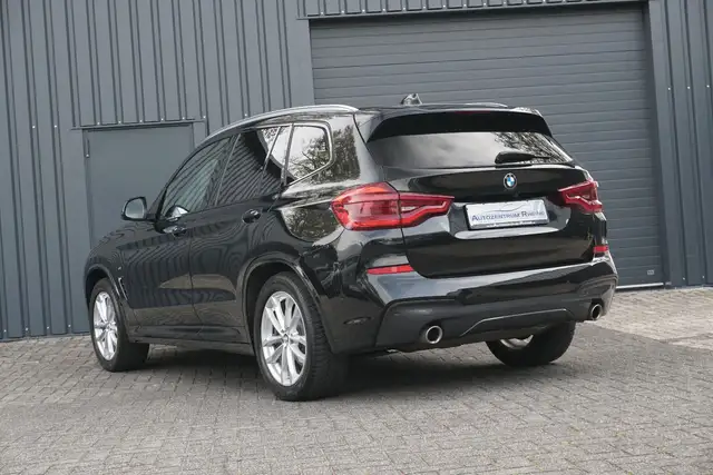 BMW X3 view 6