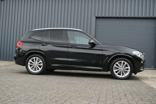 BMW X3 view 8