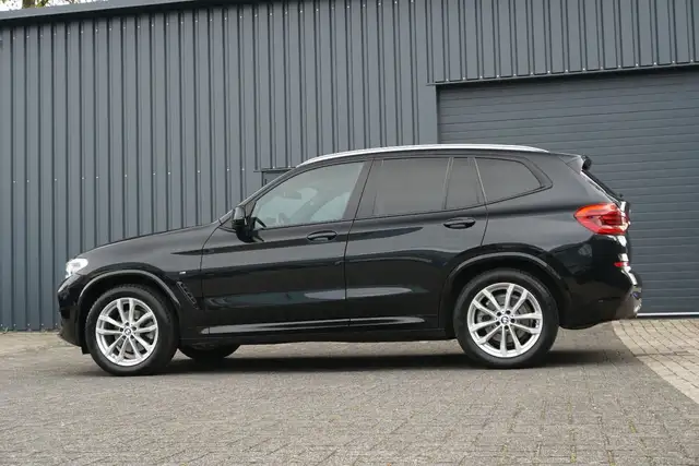 BMW X3 view 4
