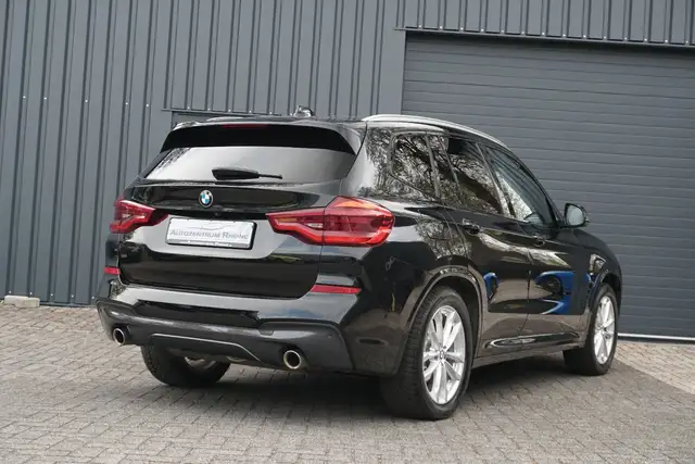 BMW X3 view 5
