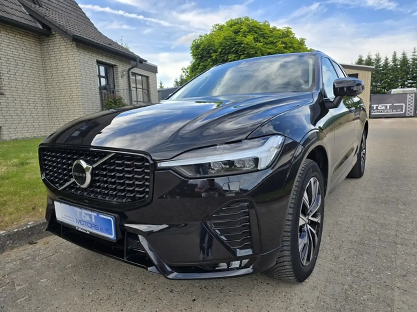 Volvo XC60 B4 Plus Dark AWD Leder*Standheiz*H&K Schwarz - 1