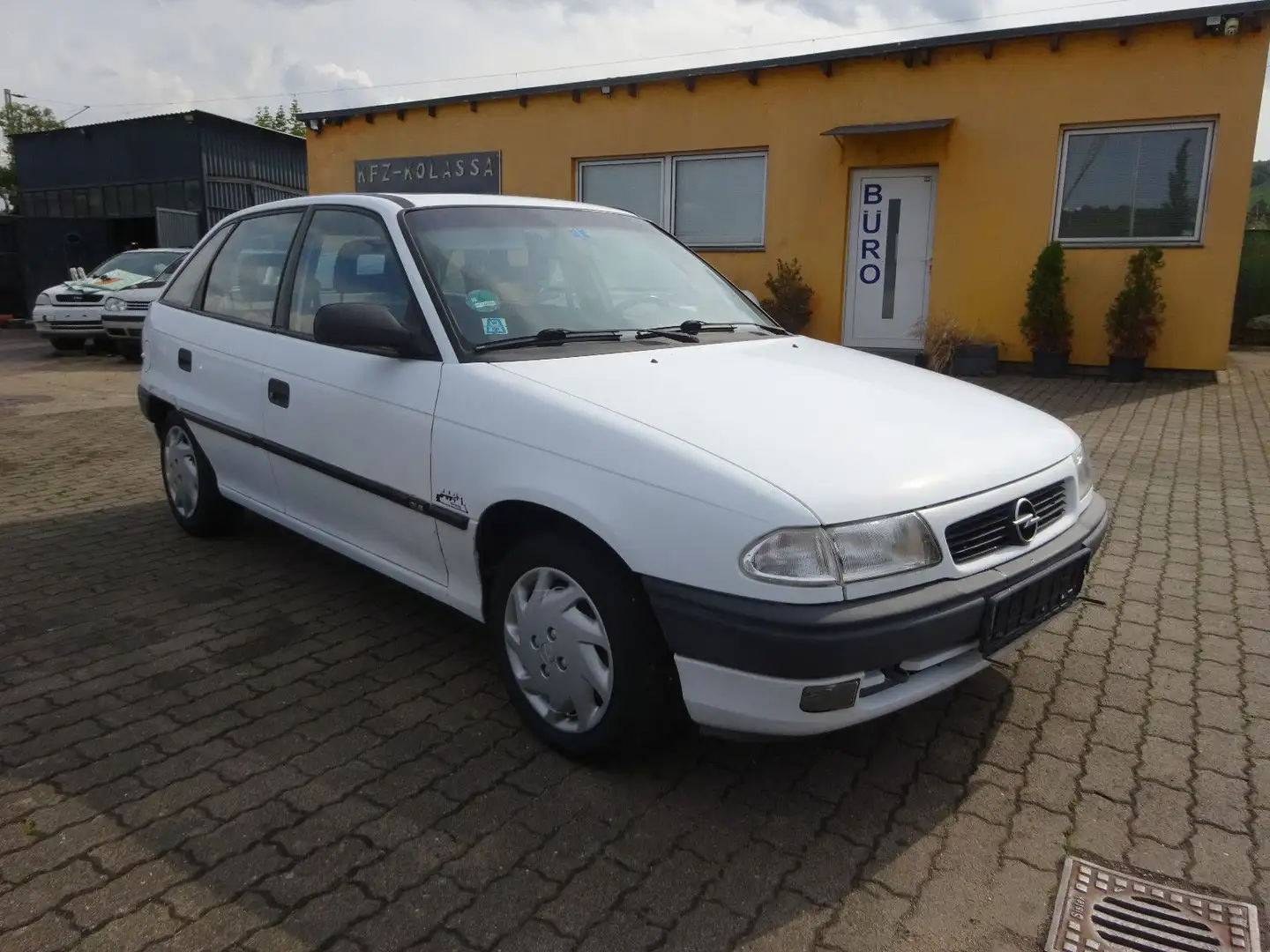 Opel Astra 1.6i  Tüv 9/26 neuteile !!! Blanc - 1