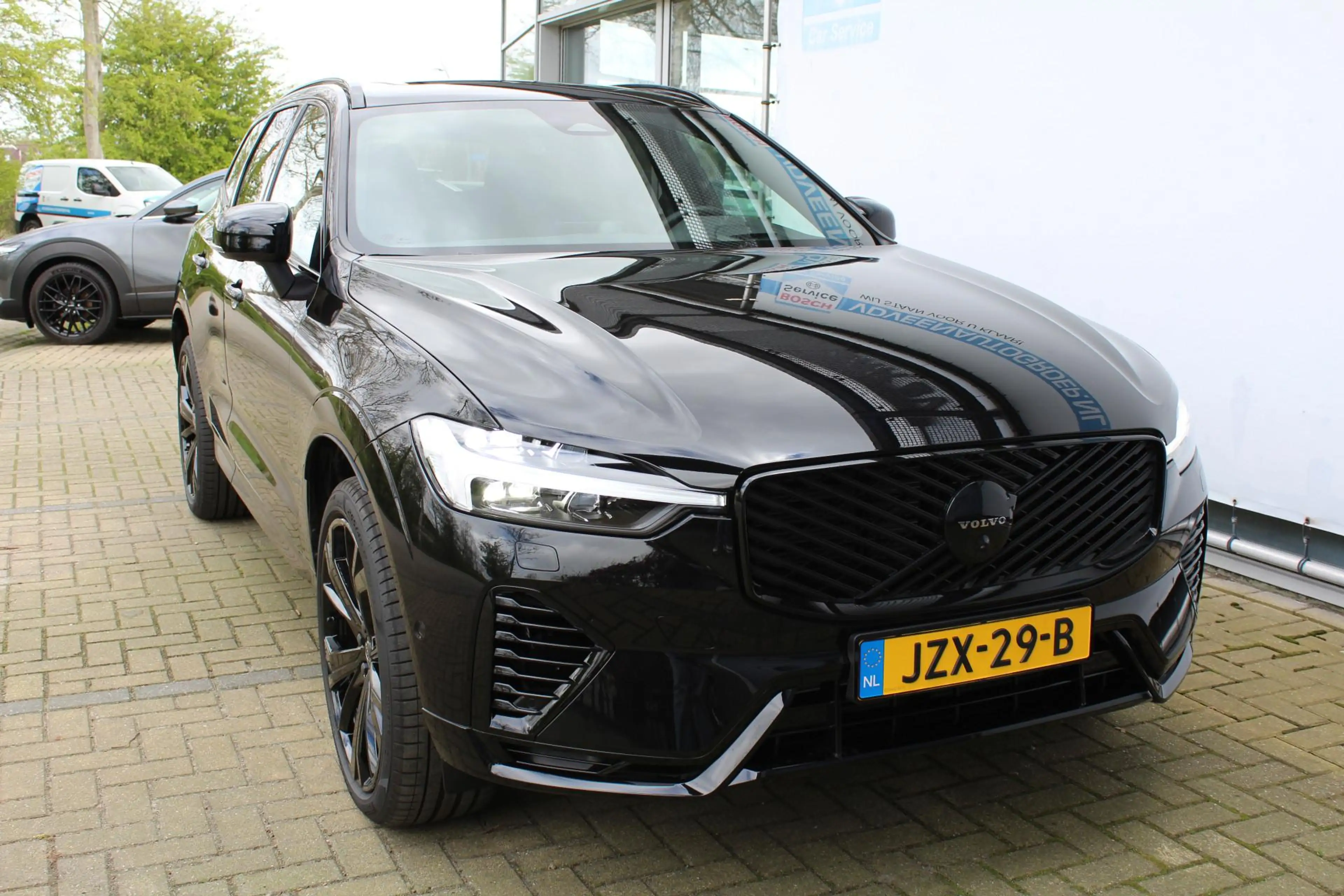 Volvo XC60 2.0 T6 Plug-in hybrid AWD Ultra Black Edition | 2 — photo 15