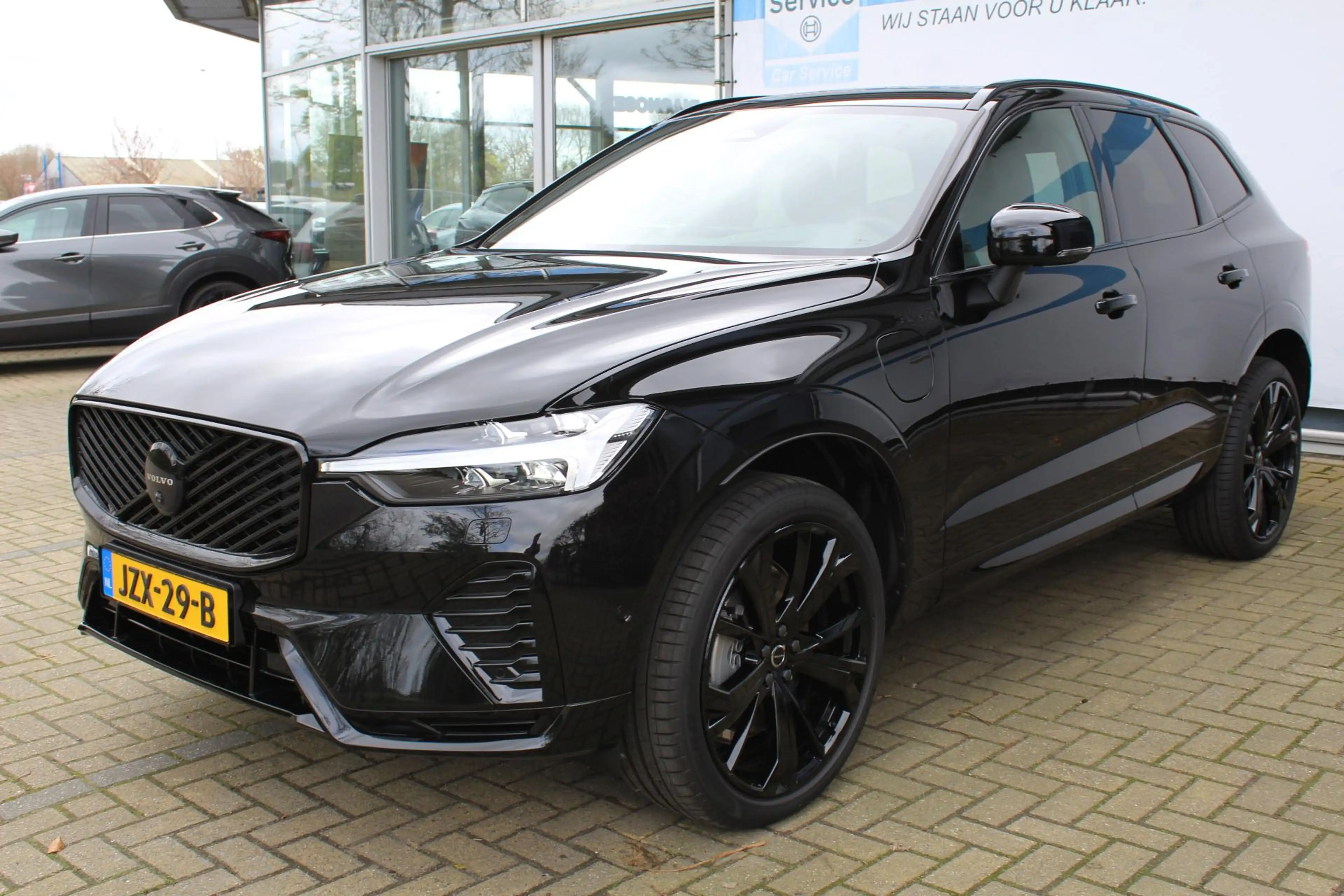 Volvo XC60 2.0 T6 Plug-in hybrid AWD Ultra Black Edition | 2 — photo 6
