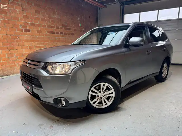 Mitsubishi Outlander ClearTec Invite +KAMERA+NAVI+7-SITZER