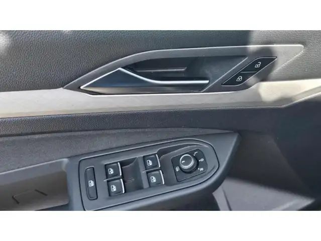 Volkswagen Golf view 13
