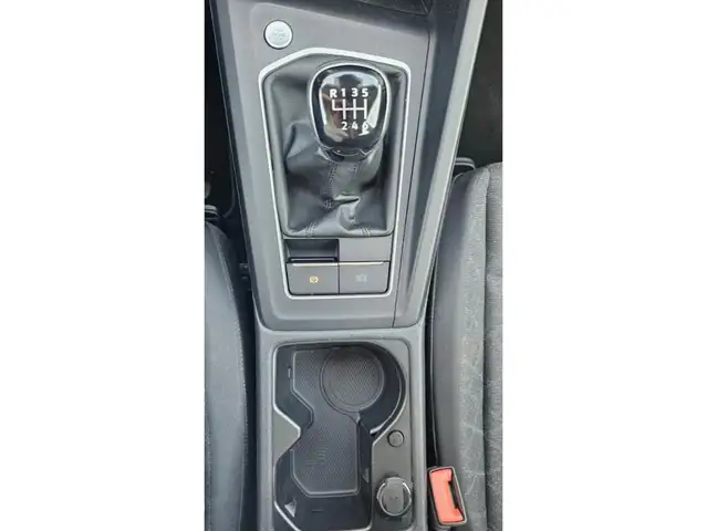 Volkswagen Golf view 12