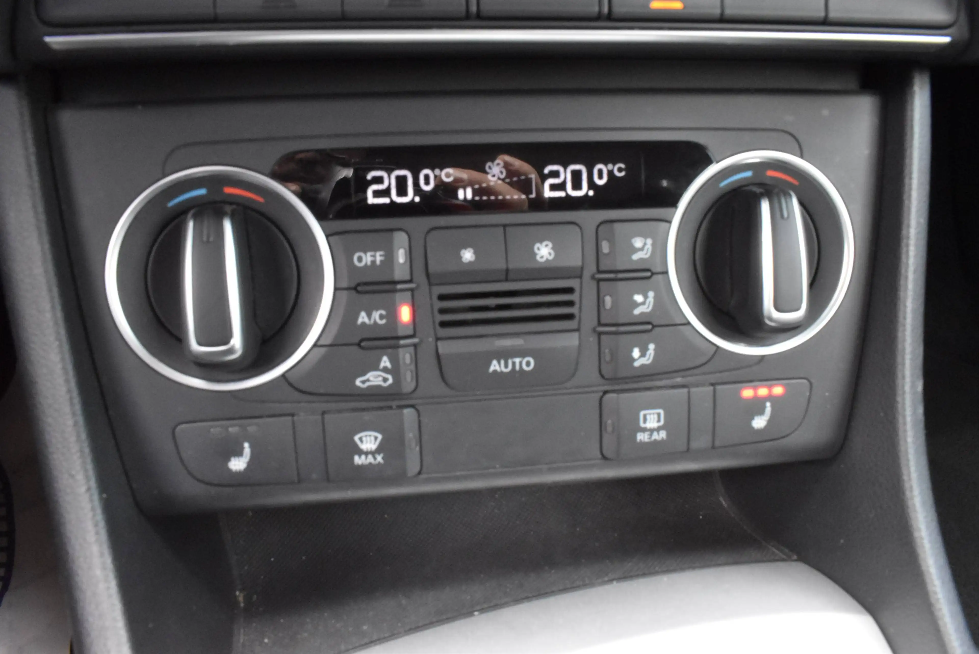 Audi Q3 2.0 TDi Quattro Design S tronic ***12M GARANTIE*** — photo 14