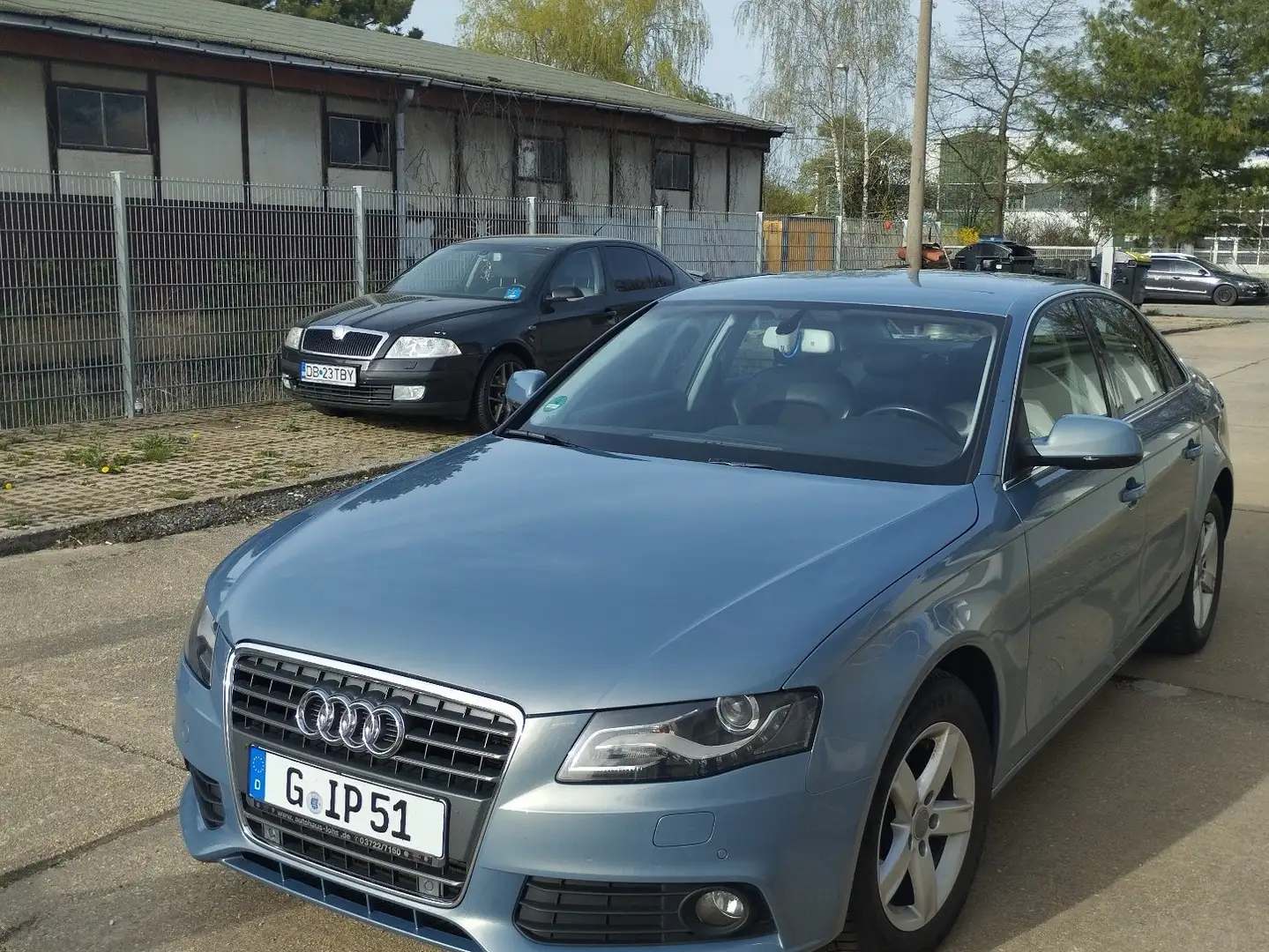 Audi A4 2.0 TFSI Attraction - 1