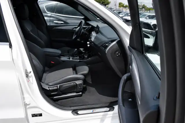 BMW X3 view 9