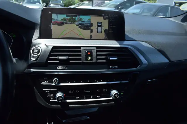 BMW X3 view 12