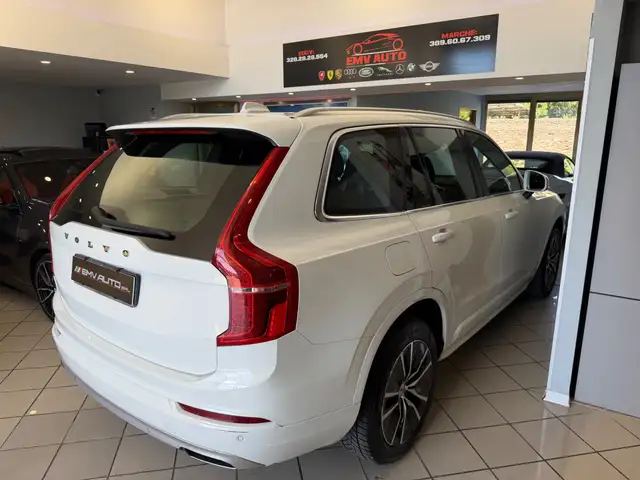 Volvo XC90 view 12