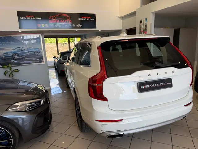 Volvo XC90 view 11