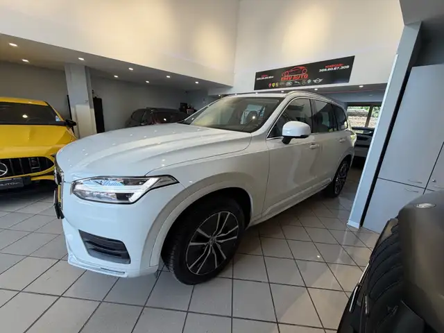 Volvo XC90 view 4