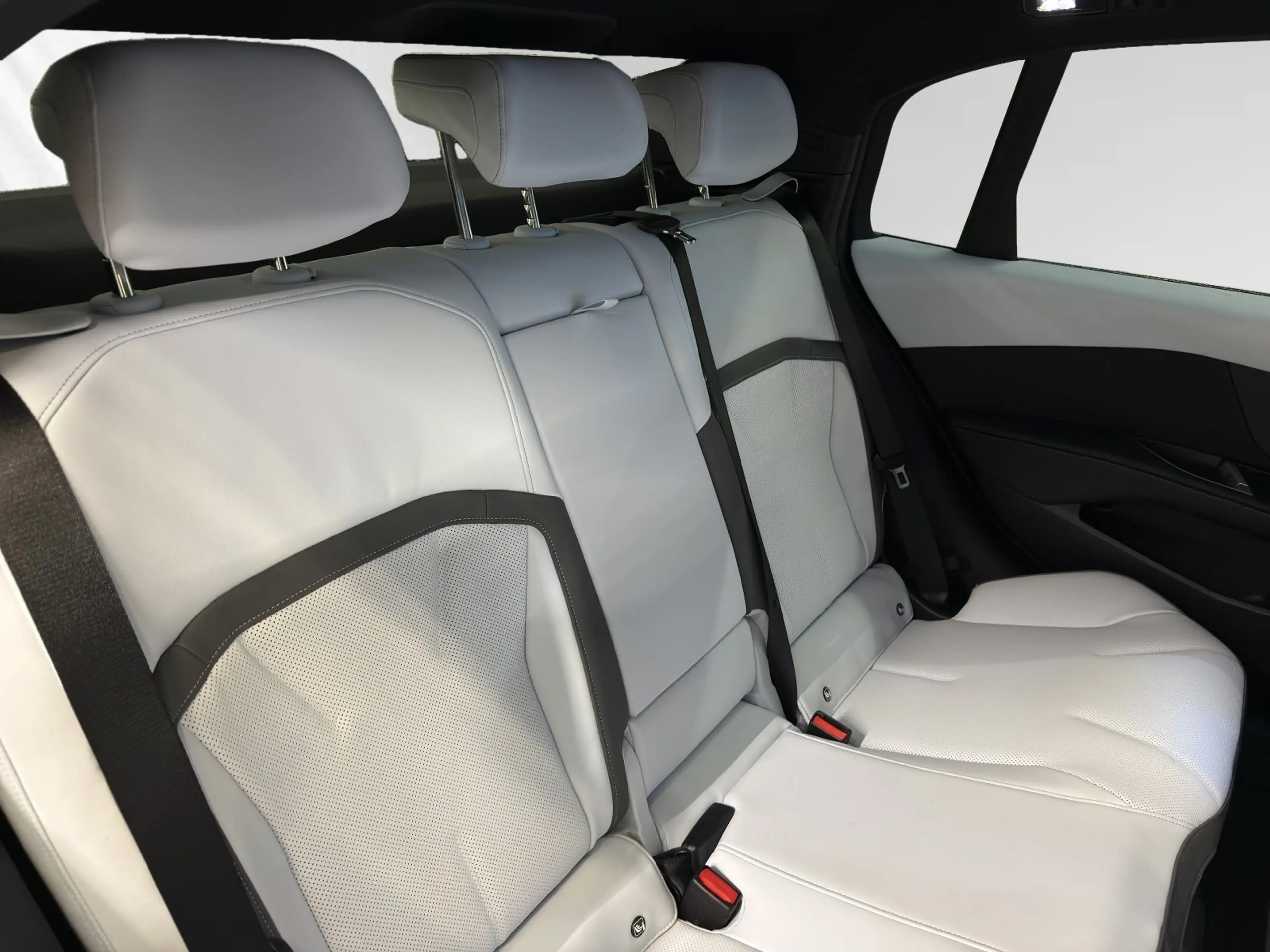 BMW i3 50 xDrive M Sport|AHK|Pano|Autobahn&CityAss. — photo 15