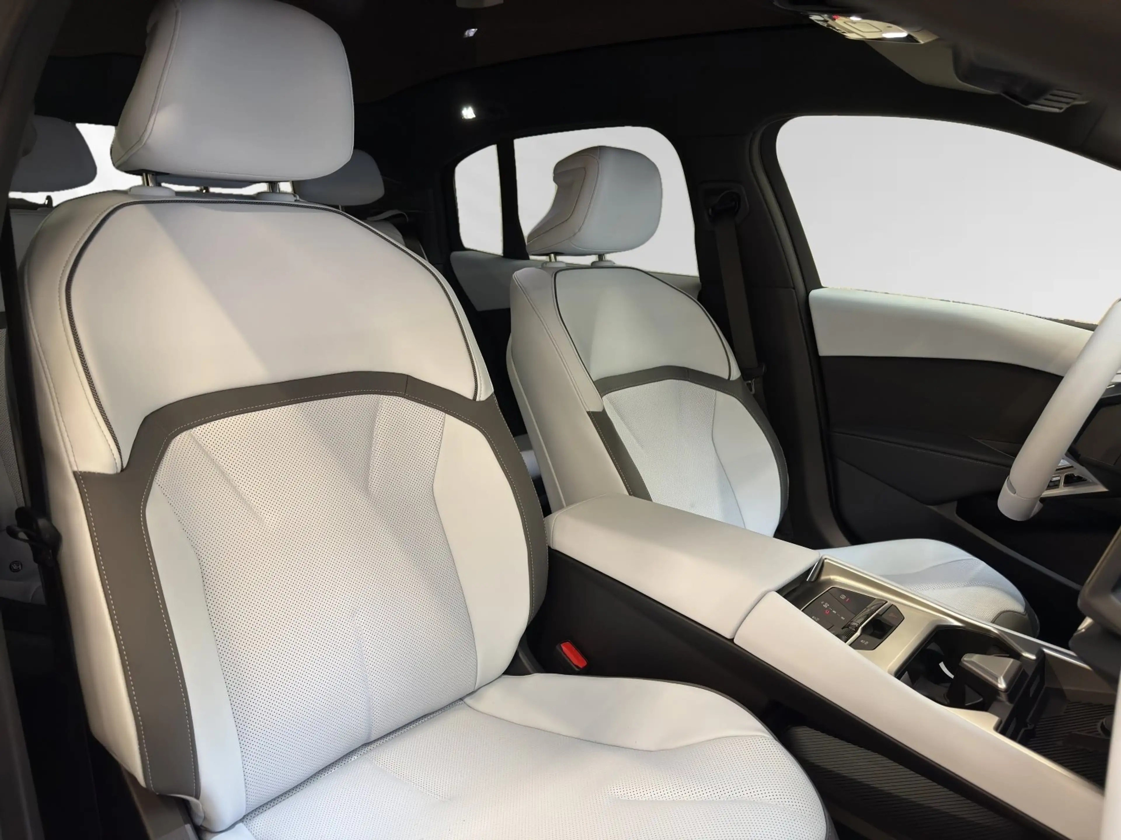 BMW i3 50 xDrive M Sport|AHK|Pano|Autobahn&CityAss. — photo 9
