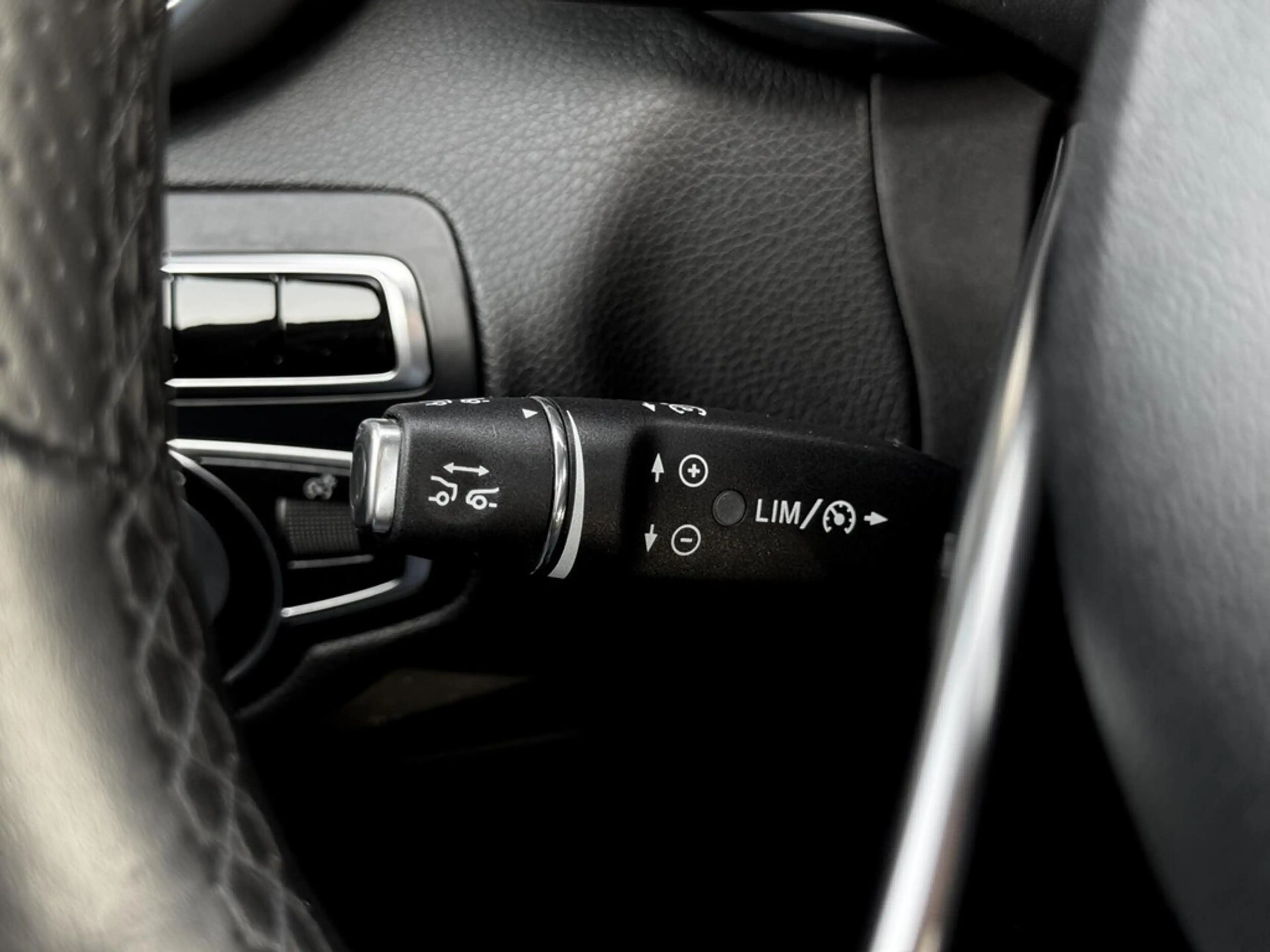 Mercedes-Benz C 63 AMG Estate C63 V8 Biturbo | Panodak | Burmester | Rija — photo 25