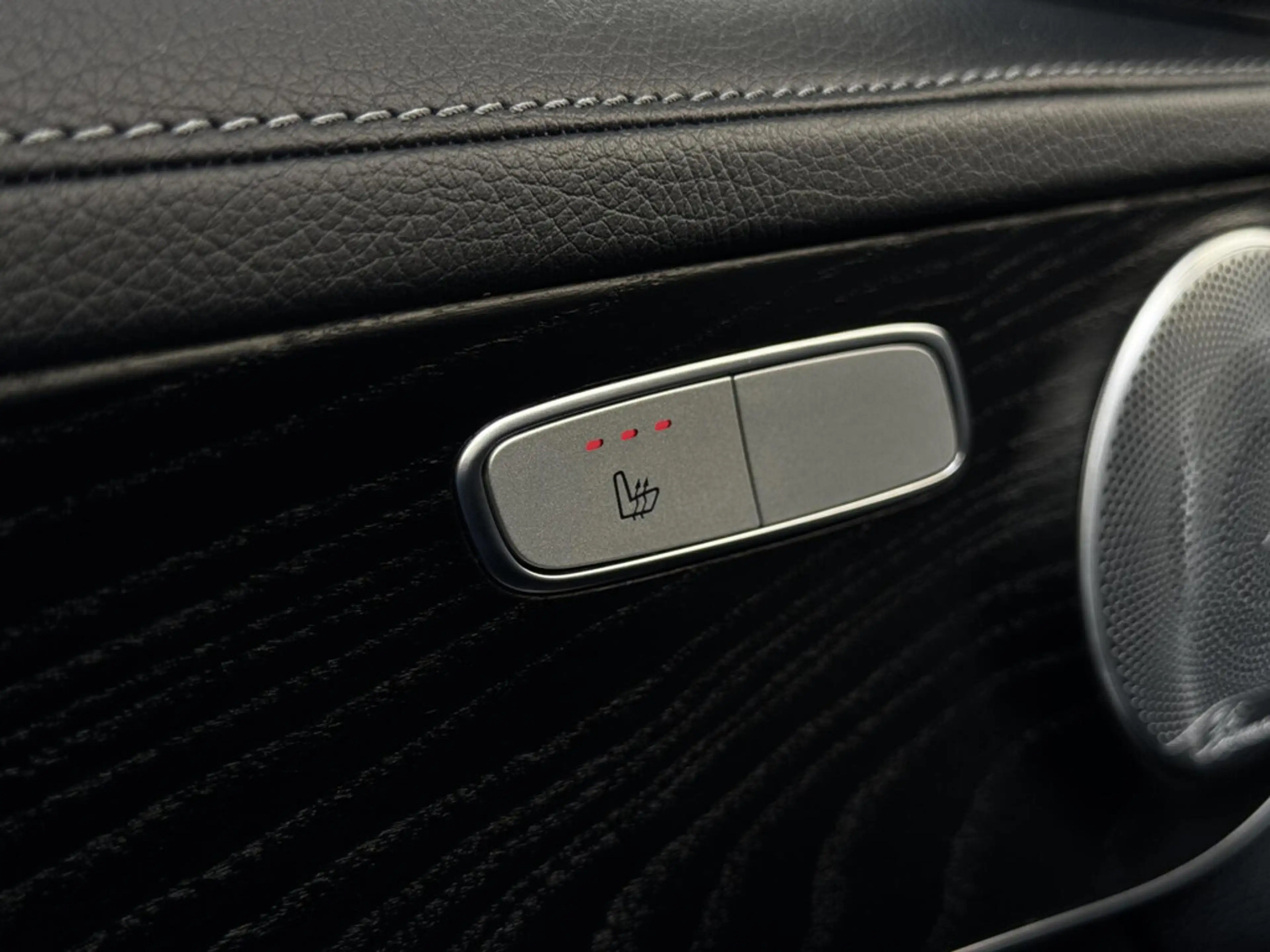 Mercedes-Benz C 63 AMG Estate C63 V8 Biturbo | Panodak | Burmester | Rija — photo 31