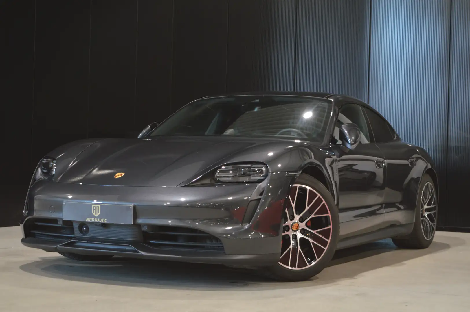 Porsche Taycan 4S 93.4 kWh Performance plus 1 HAND - 44.000 km Gris - 1