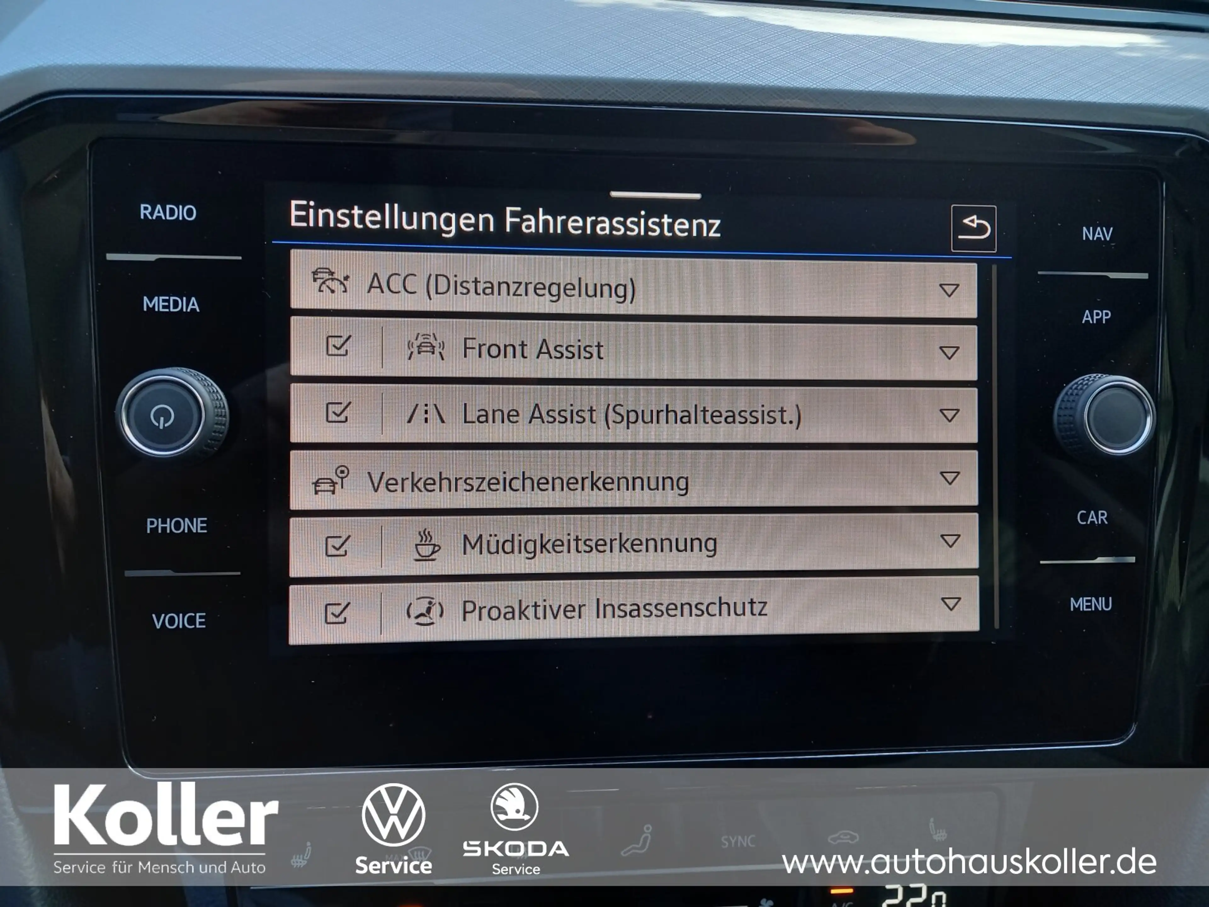 Volkswagen Passat Passat Variant 2.0 TDI DSG Navi Kamera ACC Autom. — photo 15