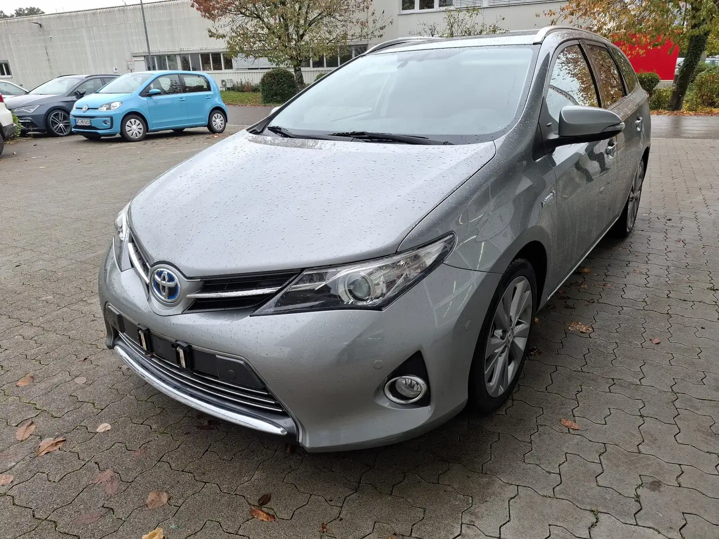 Toyota Auris Hybrid 1.8 VVT-i Hybrid Automatik, TÜV neu - 1